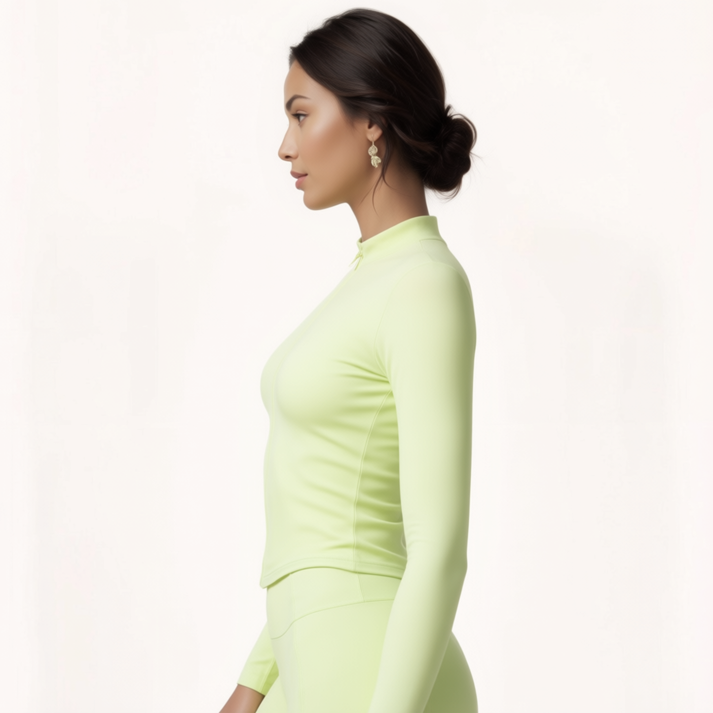 Chicletics Motion Zip Jacket in sporty design, featuring a full front zipper, lightweight fabric, and modern athletic style.